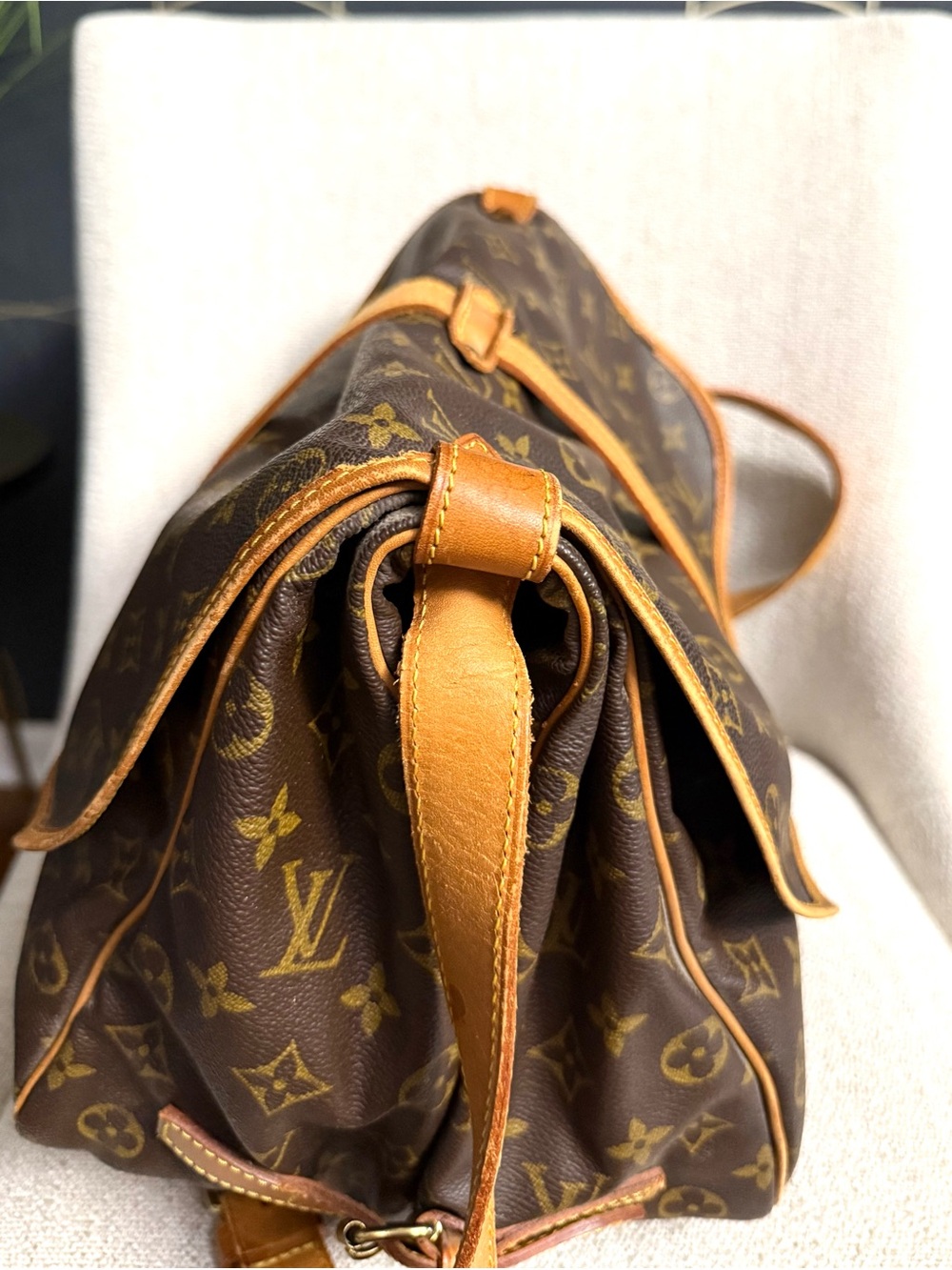 Authentic Louis Vuitton Saumur 35 in Monogram brown LV canvas M42254 - Picture 7 of 16